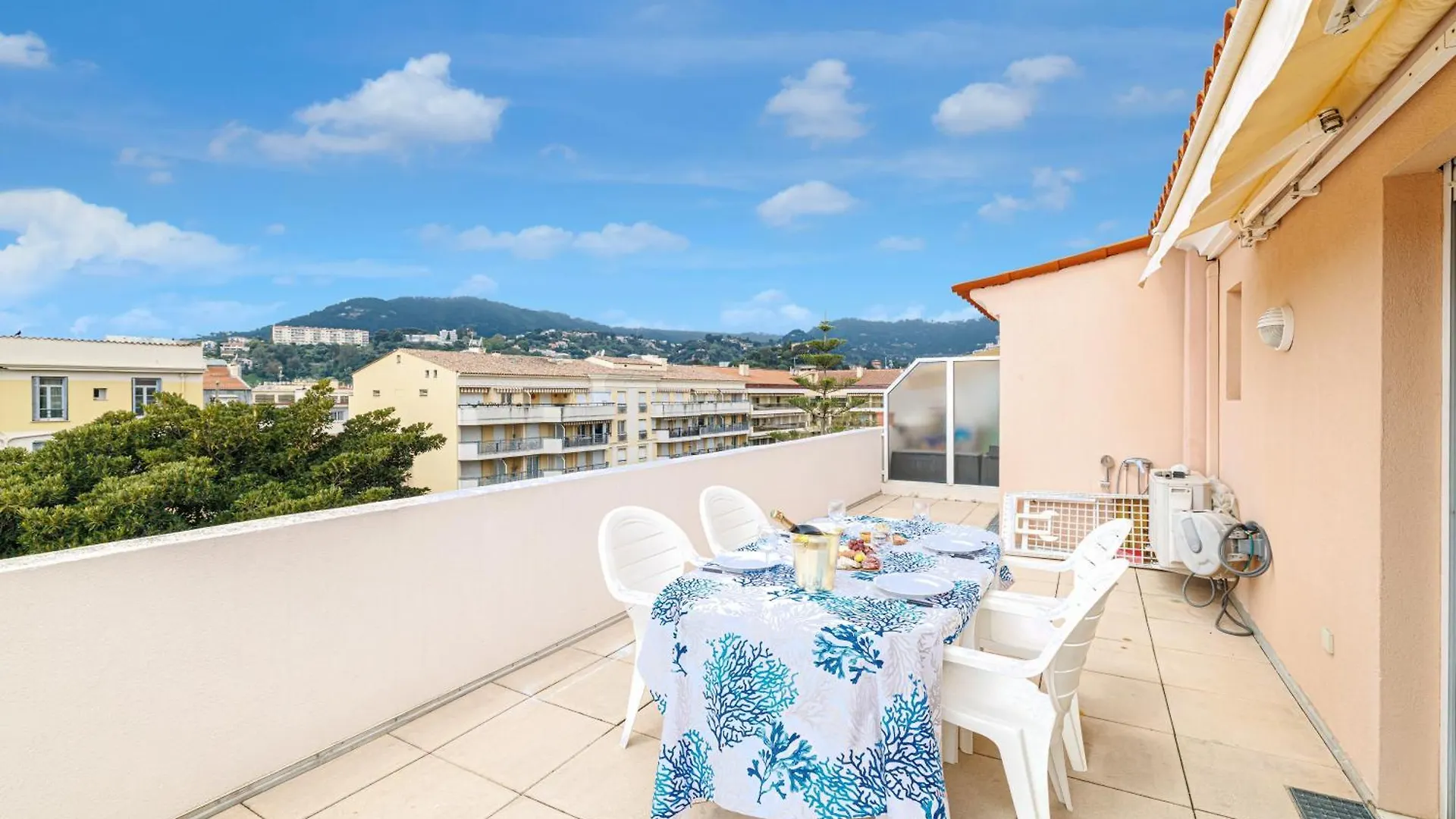 904 - Rooftop In City Center, Beach 100M Away Mentone Appartamento