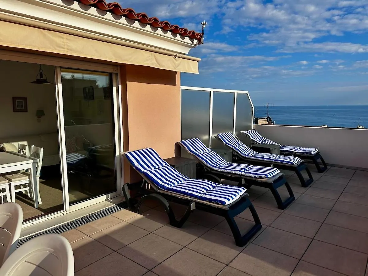 904 - Rooftop In City Center, Beach 100M Away Menton Apartment